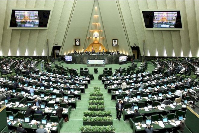 İran parlamentində “İsrailə ölüm!” şüarı səsləndiriblər -  VİDEO