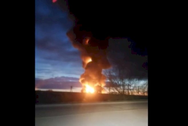 Smolenskdə iki neft bazası PUA ilə vuruldu  