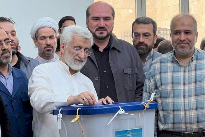 İran mühafizəkarları prezident seçkilərinin ikinci turunda Cəlilini dəstəkləyib  