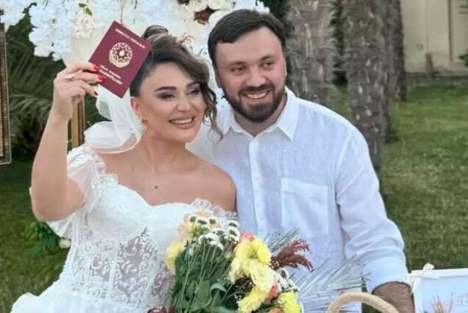 AzTV-nin aparıcısı meyxanaçı ilə evləndi -  FOTO