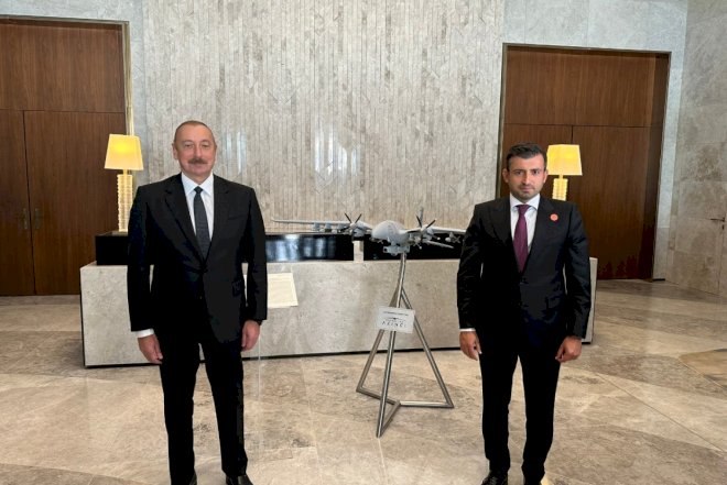 İlham Əliyev və Səlcuq Bayrakdar "Akıncı"nın önündə 