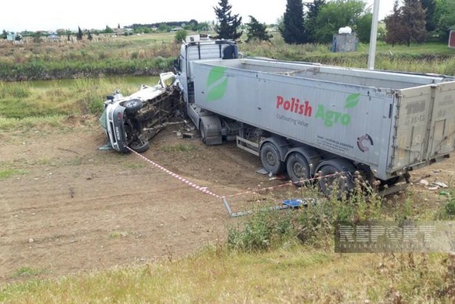Biləsuvarda ağır qəza: ölən və yaralılar var