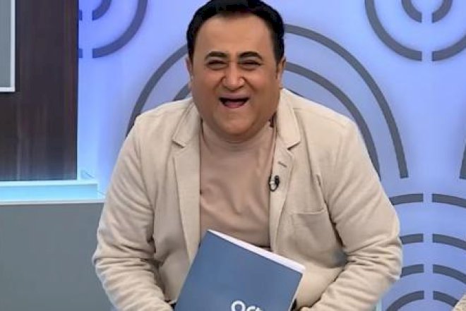 Elgiz efirinə çağırdığı müğənninin geyimini LAĞA QOYDU: "Penjaman..." - VİDEO