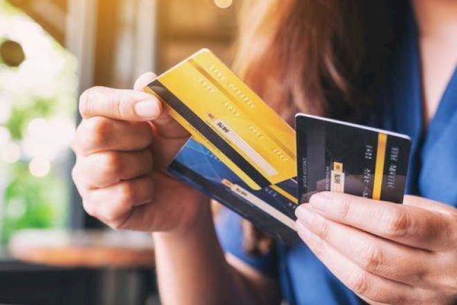 Mağazalardakı bonus kartlarının TƏHLÜKƏLƏRİ: Çox adam bundan xəbərsizdir 