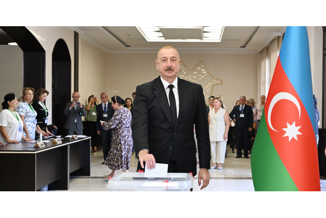 Prezidentin səs verdiyi dairədən deputatlığa kimlər namizəddir? – ADLAR