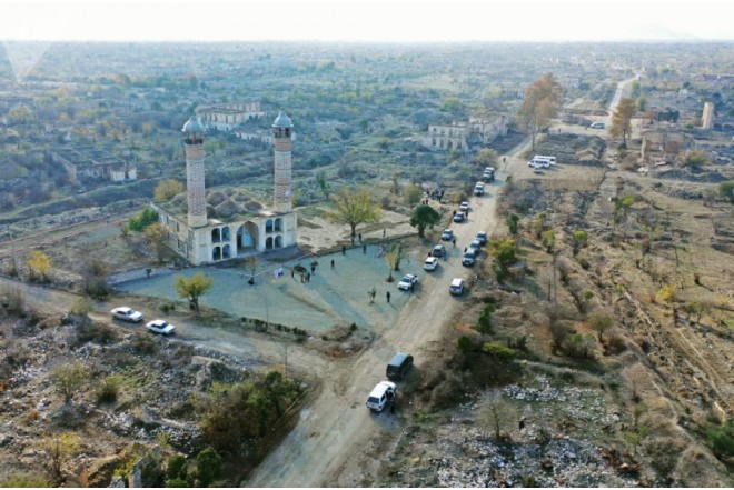 Ağdam şəhərində daxili yolların tikintisi sürətlə icra olunur