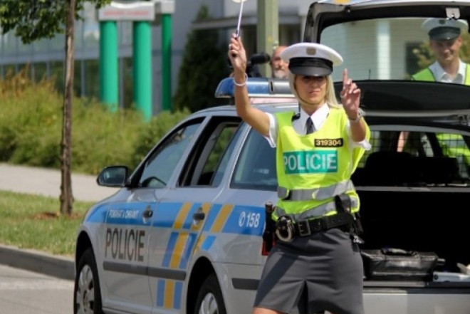 Çexiyada polis əməkdaşları etiraz aksiyasına başlayıblar