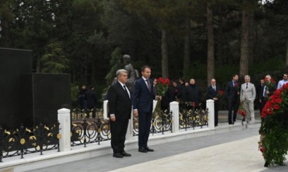 "Barselona" prezidenti Heydər Əliyevin məzarını ziyarət edib 