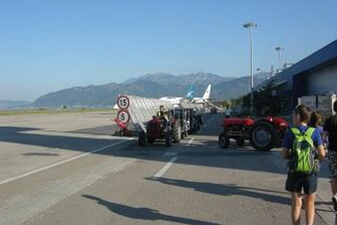 Ermənistan Qarakilsə aeroportunda hərbi baza tikdi 