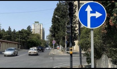 Bakıda qəza baş verdi, işıqfor yararsız vəziyyətə düşdü