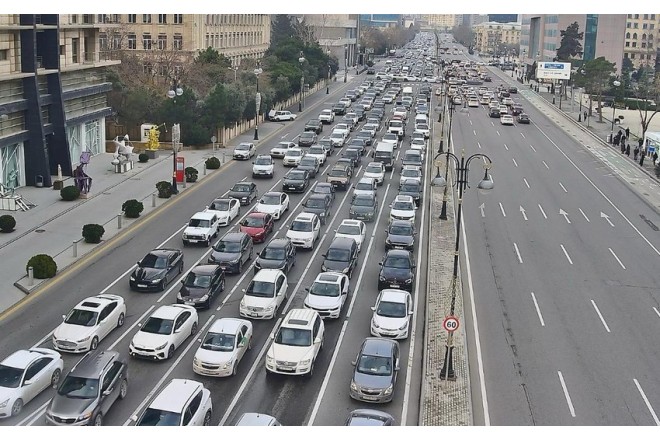 Bakının bir sıra yollarında tıxac yaranıb 