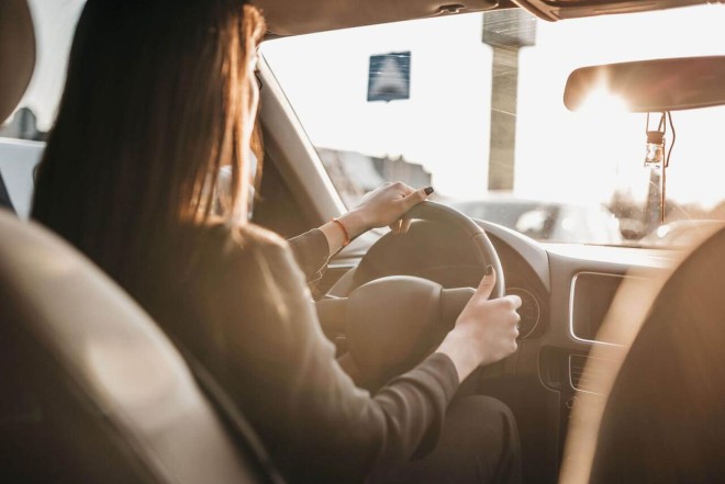 Qadın sürücü BMW ilə qəza törətdi - Ölən var