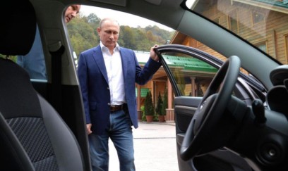 Putin "Lada Aura"nı ağız dolusu təriflədi 