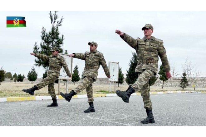 Hərbi vəzifəlilərlə bağlı qanuna dəyişiklik edilib