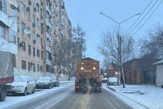 Paytaxtda küçələr qardan belə təmizlənir - FOTO