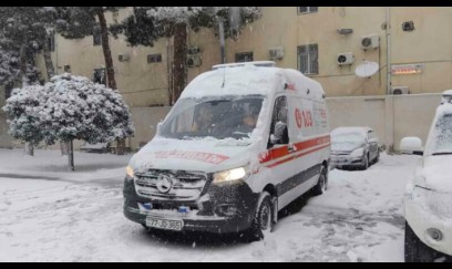 "Çağırışdan qayıdan təcili yardım maşını yolda qaldı" - VİDEO