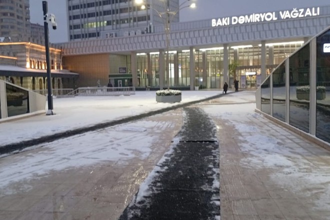 "Platformalar, piyada keçidi və körpülər qardan təmizlənir"- ADY