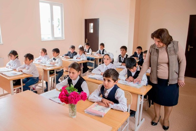 Dərs günlərinin yeri dəyişdirildi 