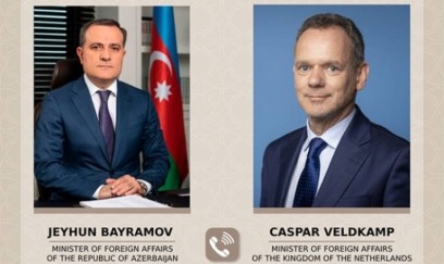 Ceyhun Bayramov Veldkampla danışdı 