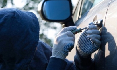Paytaxtda maşın və motosiklet qaçırıldı 
