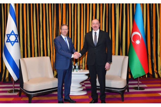 İlham Əliyev İsxak Hersoqu təbrik edib