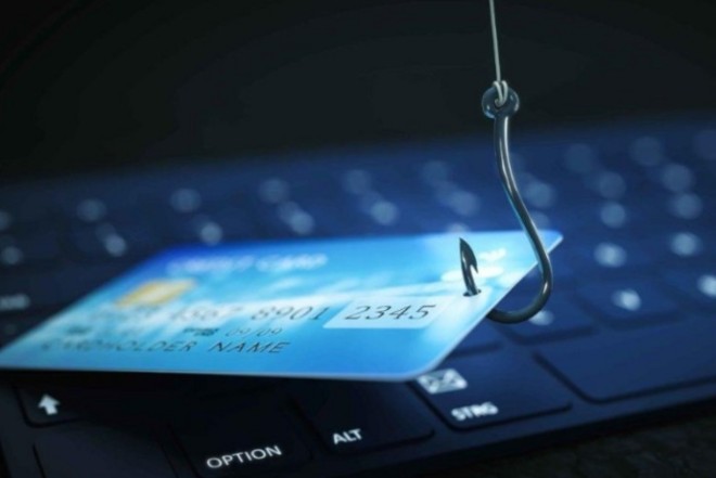 Bank kartlarından daha 30 min manat oğurlandı