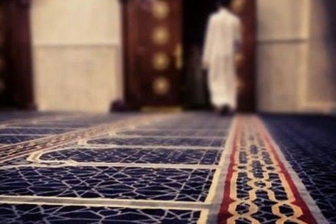 Məsciddə namaz qılarkən bıçaqlandı - FOTOLAR