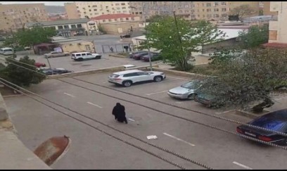 Bakı sakinlərini qorxudan çadralı qadın polisə çağırıldı 
