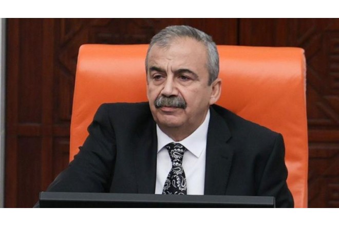 Sırrı Süreyya Öndər vəfat etdi