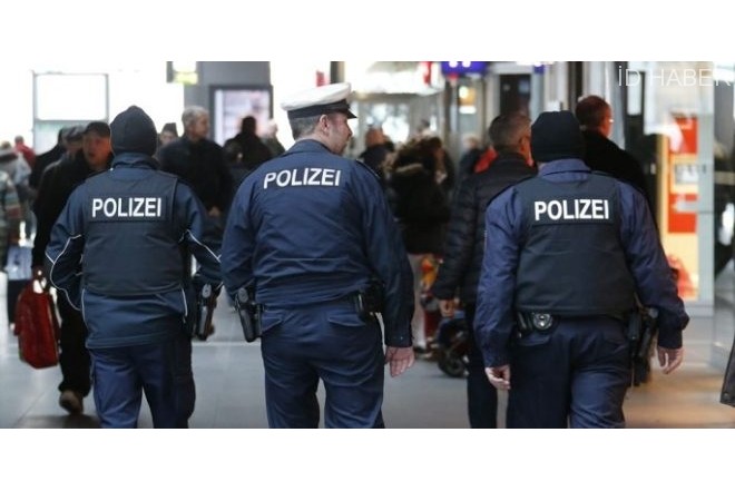 Almaniyada 200-ə yaxın polis barədə araşdırma aparılır 