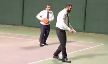 Suriya lideri basketbol oynayıb 