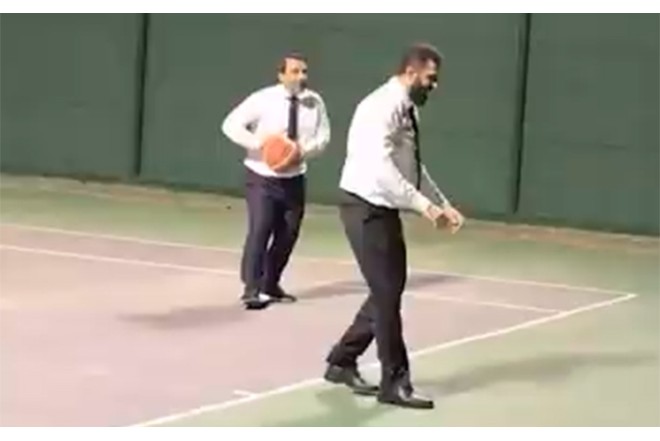 Suriya lideri basketbol oynayıb 