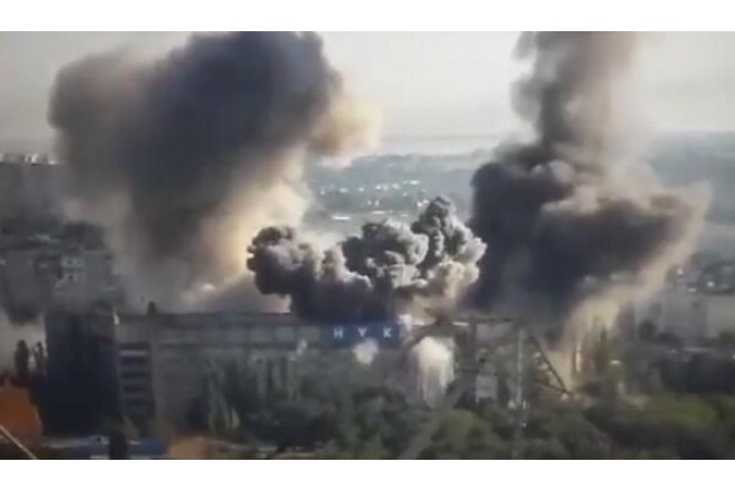 Qəzzada məktəb bombalandı: 20 nəfər öldü