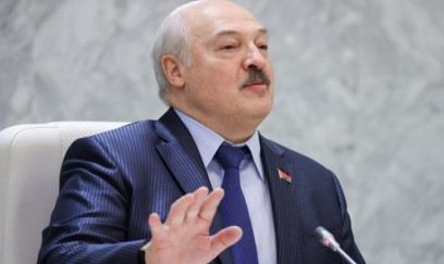 “Hakimiyyətdə bir az artıq qaldım, amma dözün"- Lukaşenko
