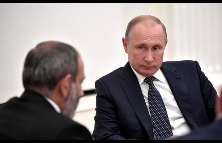 Paşinyan Putinlə görüşdü 