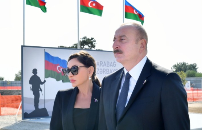 Prezident və xanımı Şuşanın Daşaltı kənd məscidinin açılışında