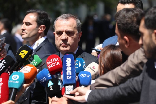 Ceyhun Bayramov AZAL təyyarəsinin qəzasından DANIŞDI
