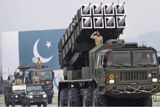 “Pakistan Hindistanda bir aviabazanı sıradan çıxarıb”- KİV