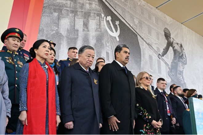 Moskva paradı Maduronun xoşuna gəlib 