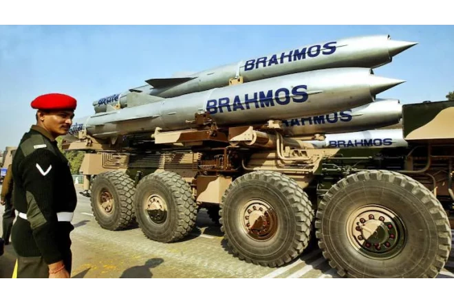 Pakistan "BrahMos" raket anbarını məhv edib - "Reuters"