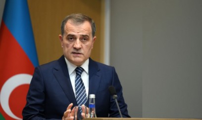 Bayramov Nəhyanla regionu müzakirə etdi 