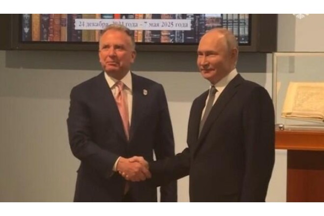 Uitkoff Putinlə görüşdə Kremlin tərcüməçilərindən istifadə edib 