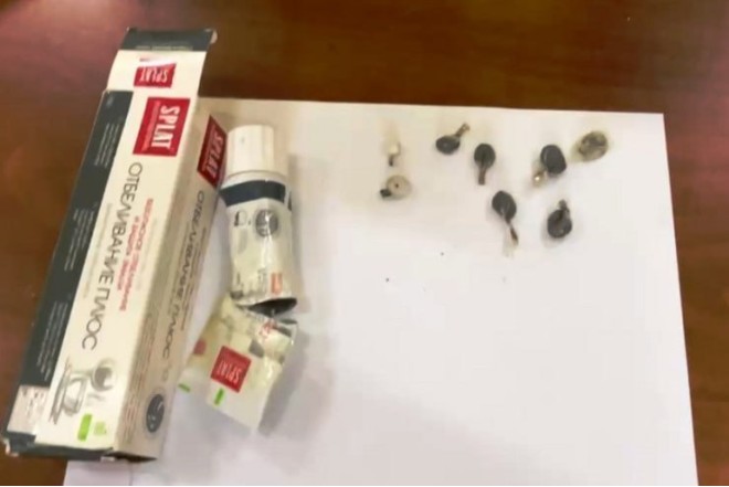 Həbsxanaya diş pastasının içində narkotik keçirmək istədilər