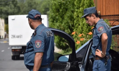 Ermənistanda polislər həbs edildi 