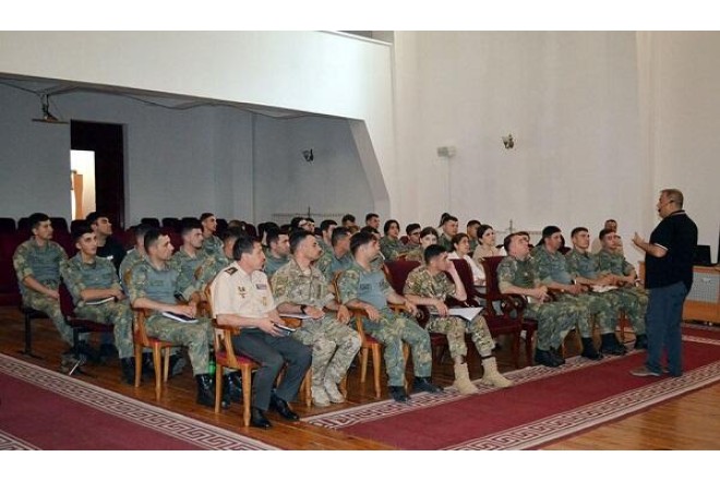 Azərbaycan Ordusunda psixoloqlarla görüş keçirildi 