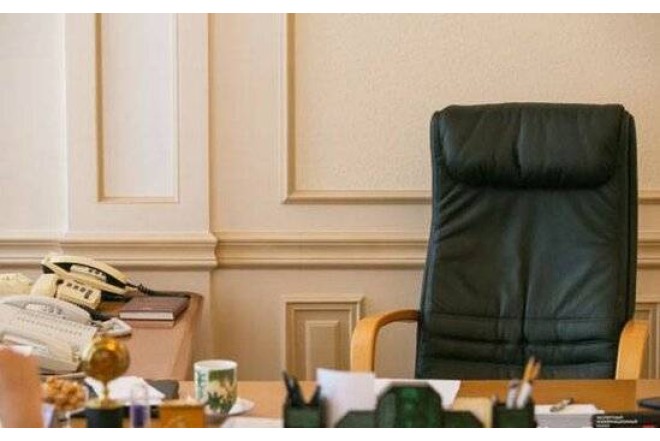 Keçmiş icra başçısının direktor qızı işdən azad edildi-  FOTO