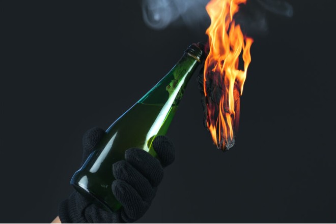 Hərbi komissarlığa "Molotov kokteyli" atdığı üçün 16 il həbsdə yatacaq