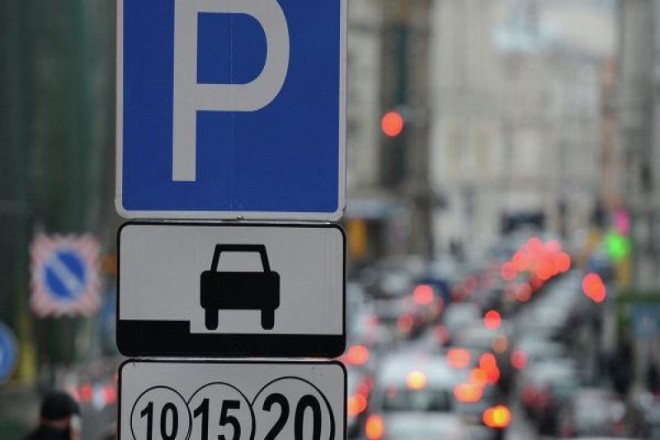 Bakıda parklanma məntəqələrinin sayı azaldılıb