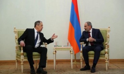 Paşinyan Lavrovla görüşdü 