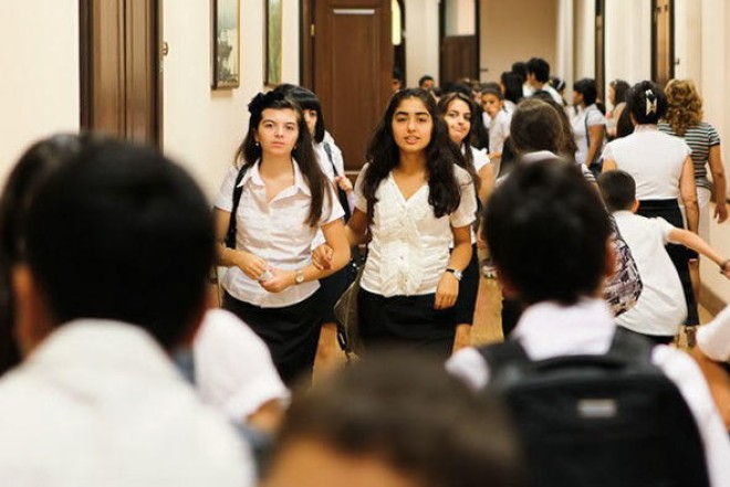 Direktorun müəllimi təhdid etməsi ilə bağlı rəsmi açıqlama 